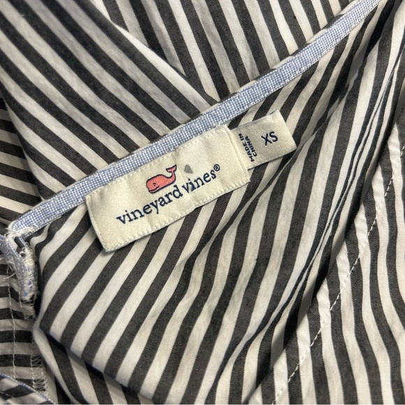 Vineyard Vines Gray and White Double V Neck Mixed Stripe Sleeveless Top, Size XS - Picture 4 of 5